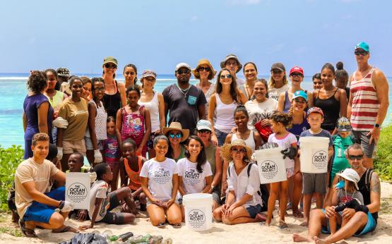 anse Royale clean up group photo
